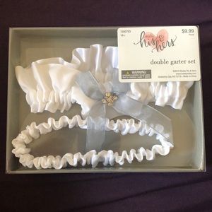 🌻5/$25🌻 Double Garter Set